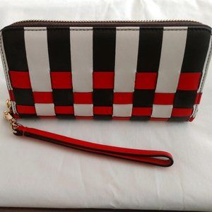 Henri Bendel Wristlet Wallet